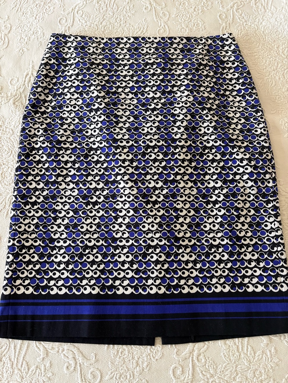 💥MoviNG sALe‼️ Ann Taylor Abstract Circle Print Skirt.  Sz 6